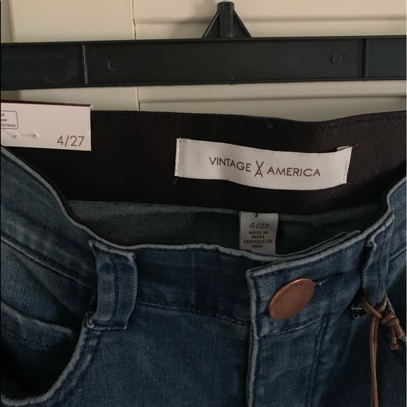NWT VINTAGE AMERICA CROPPED JEANS - Picture 4 of 8